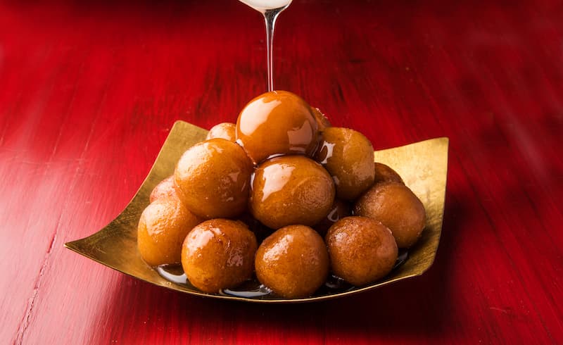 Bánh sữa chiên Gulab Jamun là đặc sản Ấn Độ